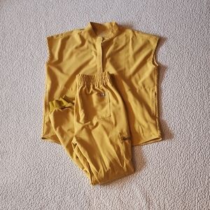 Figs Technical Collection Scrub Top And Joggers Set Size Small Tall In